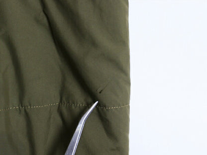 ノースフェイス 中綿 ナイロン ジャケット メンズ S 古着 The North Face フルジップ ブルゾン アウトドア ハイネック ワンポイント カーキ