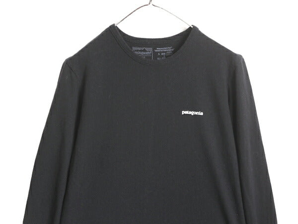 22年製 パタゴニア 両面 プリント 長袖 Tシャツ レディース XS Patagonia ロンT プリントT ロゴT フィッツロイ バックプリント P6 ブラック