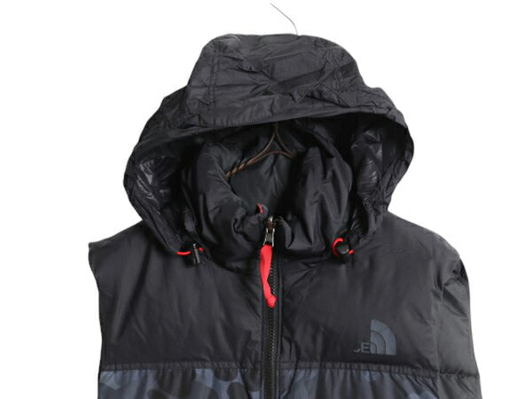 ノースフェイス 迷彩 ヌプシ ダウン ベスト メンズ S 古着 The North face NUPTSE 700フィル フルジップ 重ね着 前開き カモ ハイネック 黒
