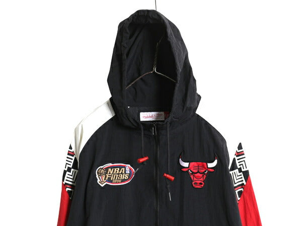 ブルズ ナイロン アノラック パーカー ジャケット メンズ L NBA オフィシャル ミッチェルアンドネス プルオーバー スタジャン ハーフジップ