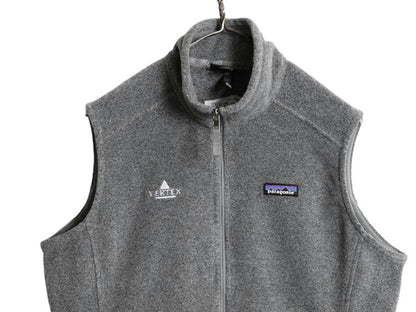 US企画 18年製 パタゴニア クラシック シンチラ フリース ベスト レディース L 古着 Patagonia アウトドア フルジップ 重ね着 廃盤 企業 灰