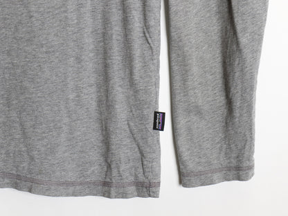 パタゴニア ヘンリーネック 長袖 Tシャツ メンズ XL 古着 16年製 ワンポイント アウトドア ロンT ロングスリーブ 無地 グレー 大きいサイズ