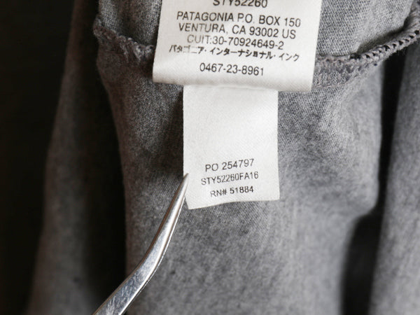 パタゴニア ヘンリーネック 長袖 Tシャツ メンズ XL 古着 16年製 ワンポイント アウトドア ロンT ロングスリーブ 無地 グレー 大きいサイズ