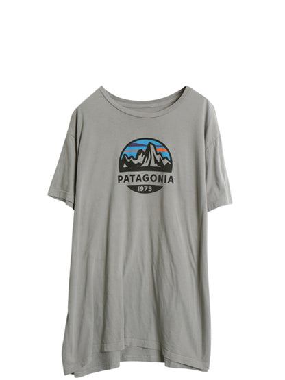 USA製 パタゴニア プリント 半袖 Tシャツ メンズ XXL 18年製 アウトドア フィッツロイ スコープ グラフィック アート 細身 大きいサイズ 灰