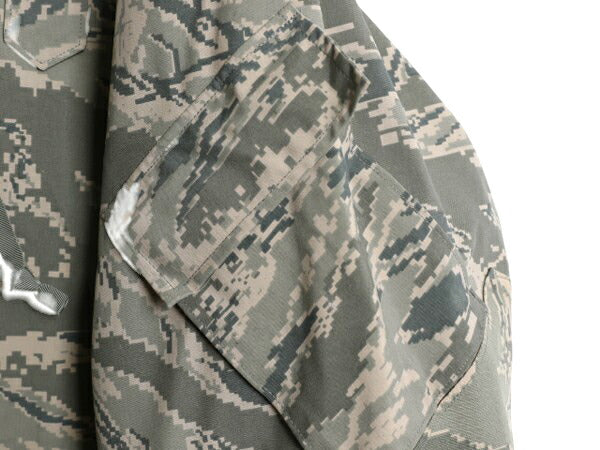 デッドストック 米軍実物 APECS デジタル タイガーカモ 迷彩 ゴアテックス ジャケット SMALL REGULAR / 09年製 ミリタリー 軍物 USAF ABU