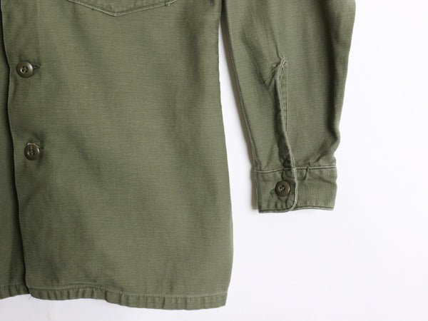 70s 米軍実物 US ARMY コットン サテン ユーティリティ シャツ M / 75年製 ヴィンテージ OG107 シャツ袖 4th 軍物 ミリタリー ワッペン付き