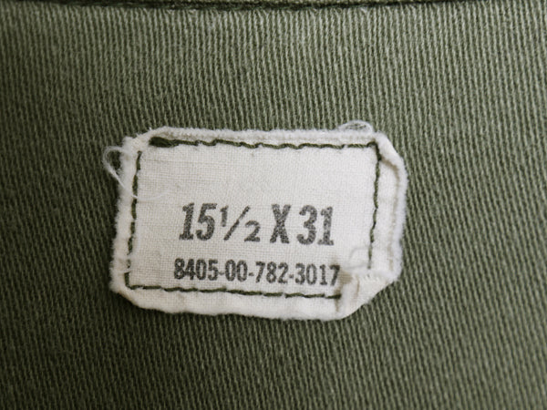 70s 米軍実物 US ARMY コットン サテン ユーティリティ シャツ M / 75年製 ヴィンテージ OG107 シャツ袖 4th 軍物 ミリタリー ワッペン付き