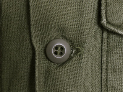 70s 米軍実物 US ARMY コットン サテン ユーティリティ シャツ L 74年製 ヴィンテージ OG107 シャツ袖 4th 軍物 ミリタリー 無地 オリーブ