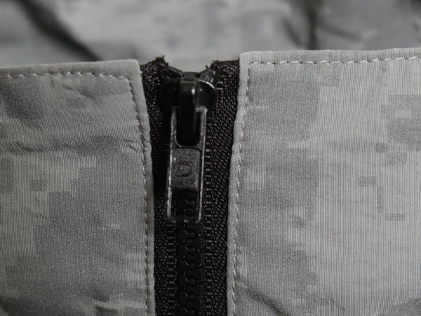 米軍実物 US ARMY ACU 迷彩 リフレクター ナイロン トレーニング ジャケット MEDIUM SHORT / 11年製 ミリタリー IPFU 軍物 ツートン グレー