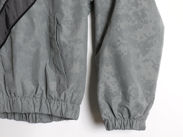 米軍実物 US ARMY ACU 迷彩 リフレクター ナイロン トレーニング ジャケット MEDIUM SHORT / 11年製 ミリタリー IPFU 軍物 ツートン グレー