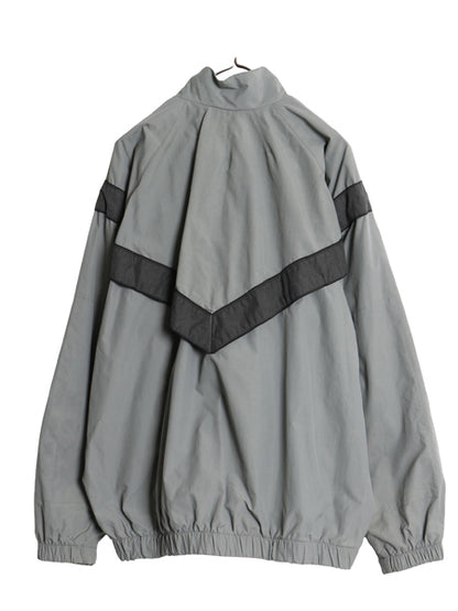 米軍実物 US ARMY ナイロン トレーニング ジャケット メンズ L 程 古着 軍物 IPFU ミリタリー ジャンパー ブルゾン フルジップ ツートン 灰