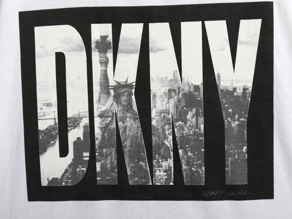 00s USA製 ☆ DKNY ダナキャラン ロゴ プリント Tシャツ メンズ XL 程 古着 オールド フォト グラフィック シングルステッチ 白 モノトーン