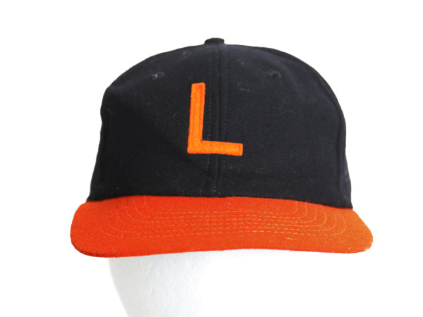 80s USA製 ニューエラ フェルト ワッペン付き ベースボール キャップ メンズ S M 古着 ヴィンテージ 帽子 ワンポイント ブラック オレンジ
