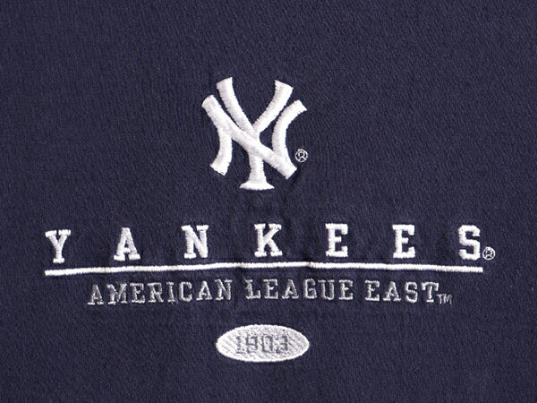 USA製 大きいサイズ XL ■ MLB オフィシャル ニューヨーク ヤンキース ロゴ刺繍 前V 半袖 Tシャツ ( メンズ )古着 ラッセル ヘビーウェイト