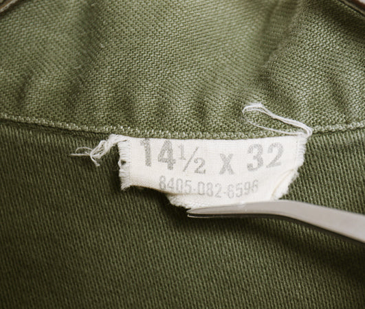60s 米軍実物 US ARMY コットン サテン ユーティリティ シャツ S ヴィンテージ 64年製 OG107 筒袖 3rd モデル ミリタリー 軍物 フルパッチ