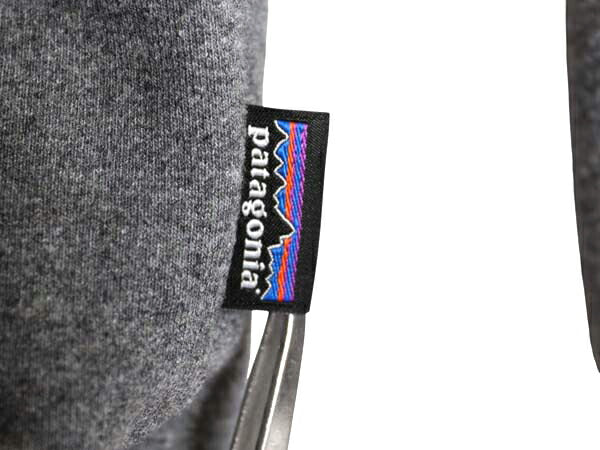 パタゴニア ワンポイント クルーネック スウェット メンズ S 古着 19年製 アウトドア トレーナー 裏起毛 ストレッチ ミドルウェイト グレー