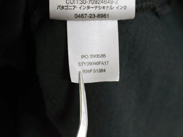 パタゴニア プリント 長袖 Tシャツ メンズ S 古着 17年製 アウトドア ロンT ロングスリーブ P-6 グラフィック ステッカー ロゴT グリーン