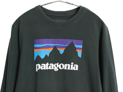 パタゴニア プリント 長袖 Tシャツ メンズ S 古着 17年製 アウトドア ロンT ロングスリーブ P-6 グラフィック ステッカー ロゴT グリーン
